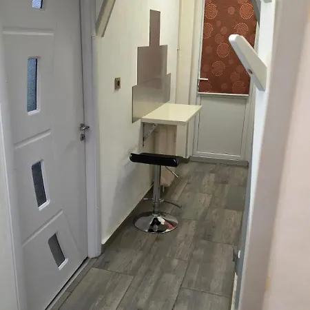 Central Studio Апартамент